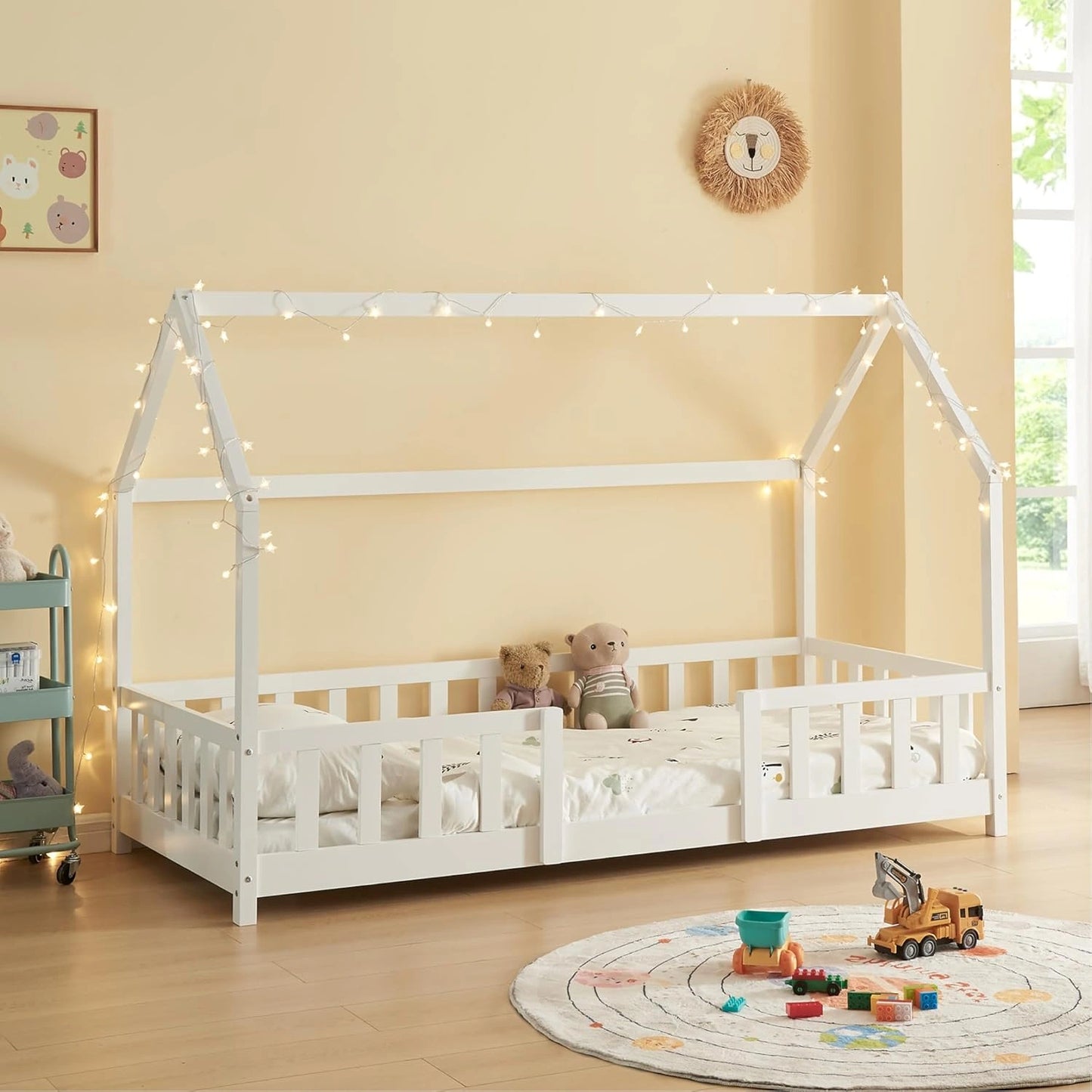 Lit Cabane pour Enfants en Bois de Pin avec Sommier ¨¤ Lattes et Barri¨¨res de Protection, 90 x 200 cm, Blanc