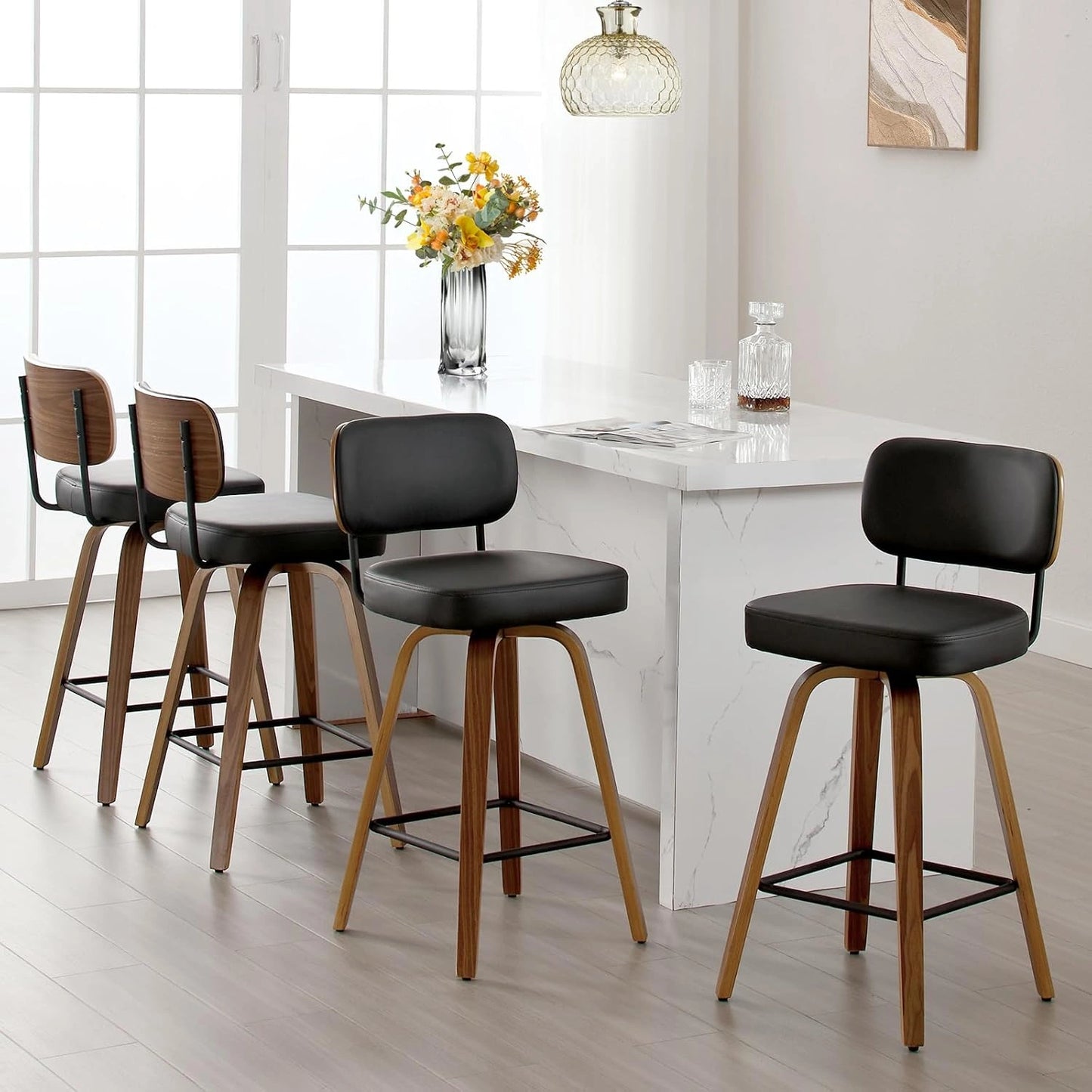 Tabourets de bar pivotants 360¡ã en cuir synth¨¦tique et bois massif, lot de 4, hauteur d'assise 65 cm, avec dossier